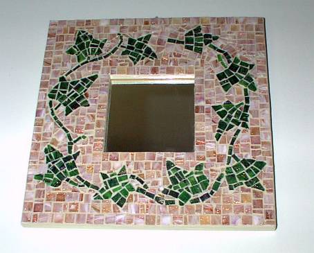 cornice con mosaico