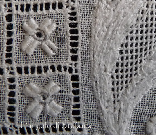 dettaglio fazzoletto, detail of handkerchief